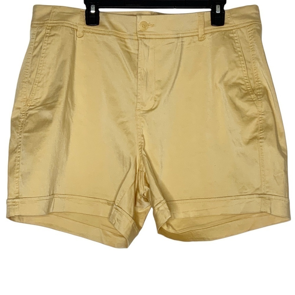 Liverpool yellow shorts. Lyocell and cotton materials. Gorgeous. Size 20W